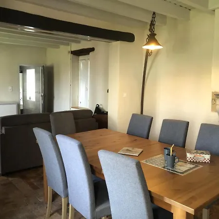 Avec Piscine Partagee, Terrasse Et Parking Prive A Deux Pas De Moulins - Fr-1-489-373 Neuvy (Allier)