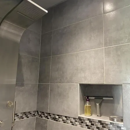Vakantiehuis Avec Piscine Partagee, Terrasse Et Parking Prive A Deux Pas De Moulins - Fr-1-489-373