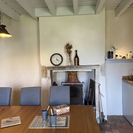 Avec Piscine Partagee, Terrasse Et Parking Prive A Deux Pas De Moulins - Fr-1-489-373 *